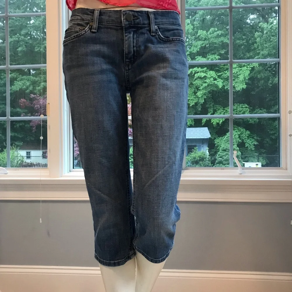 Joe’s Jeans Low Rise Cropped Jeans Blue Denim Size 27